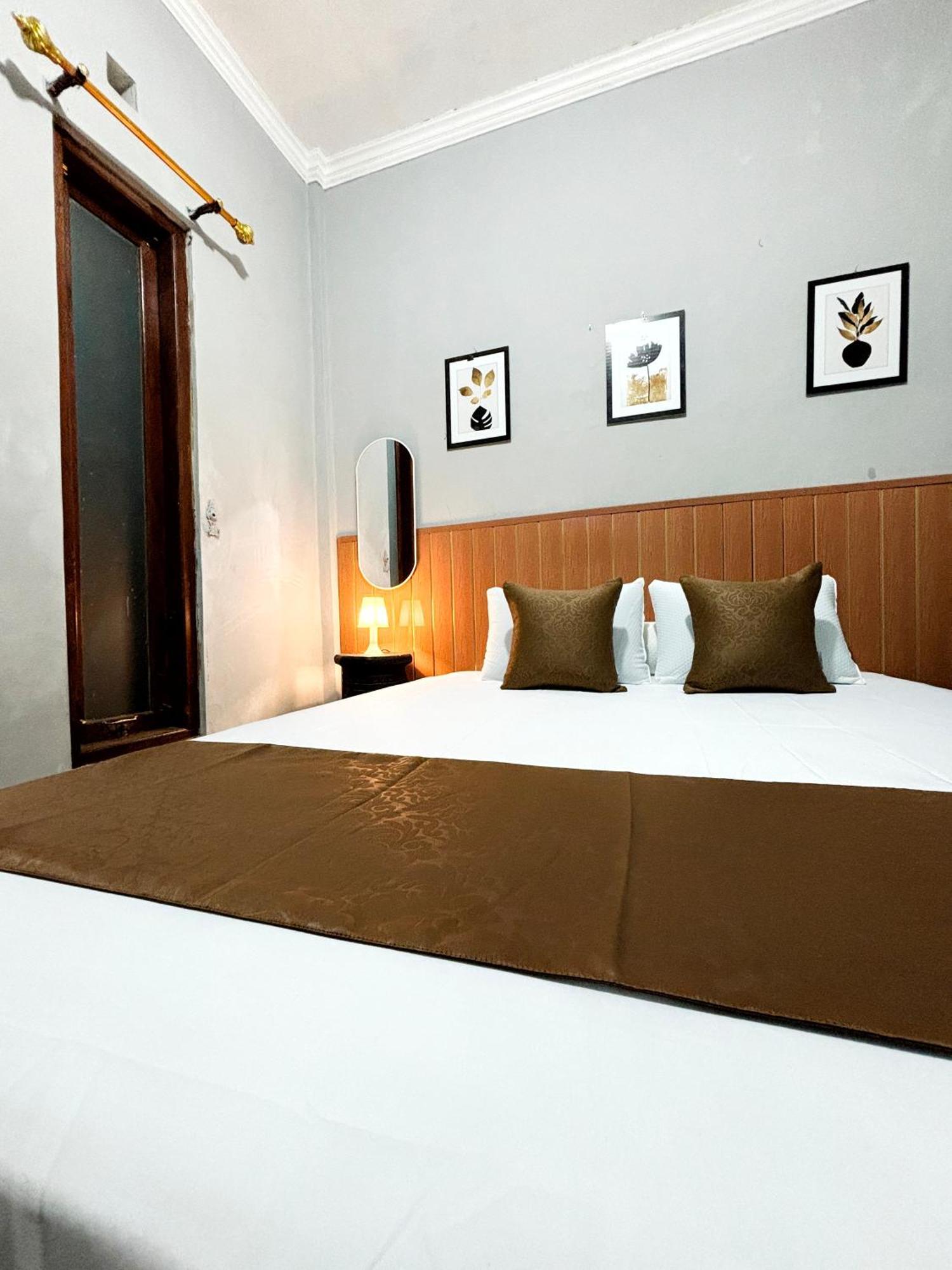 Jogja Day Inn Γιογκιακάρτα Εξωτερικό φωτογραφία