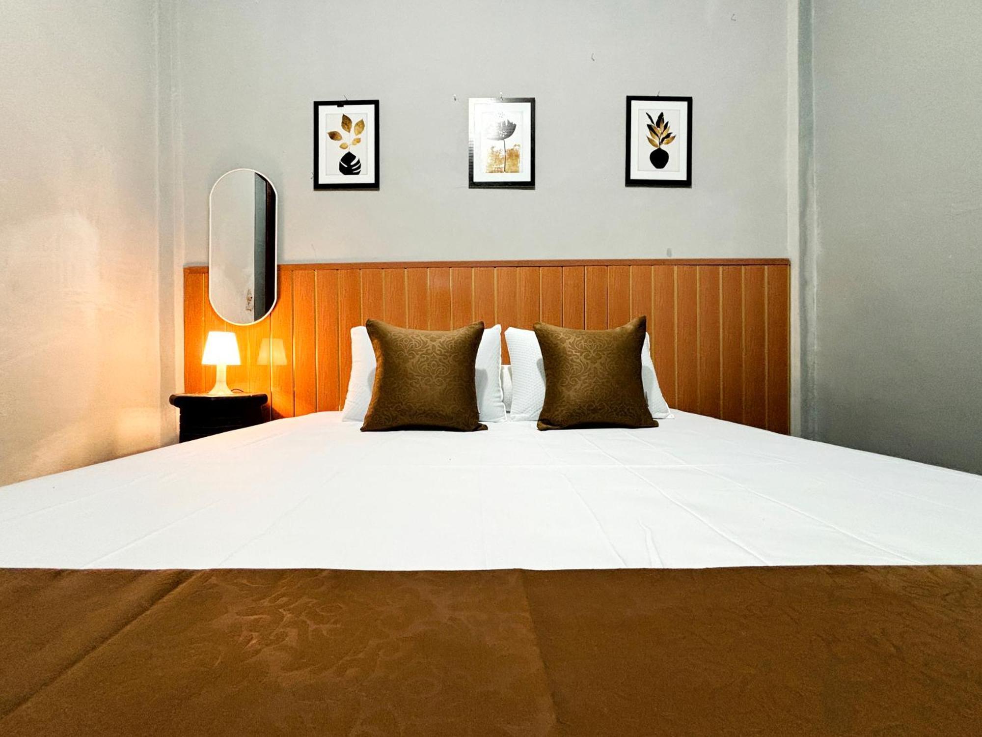Jogja Day Inn Γιογκιακάρτα Εξωτερικό φωτογραφία