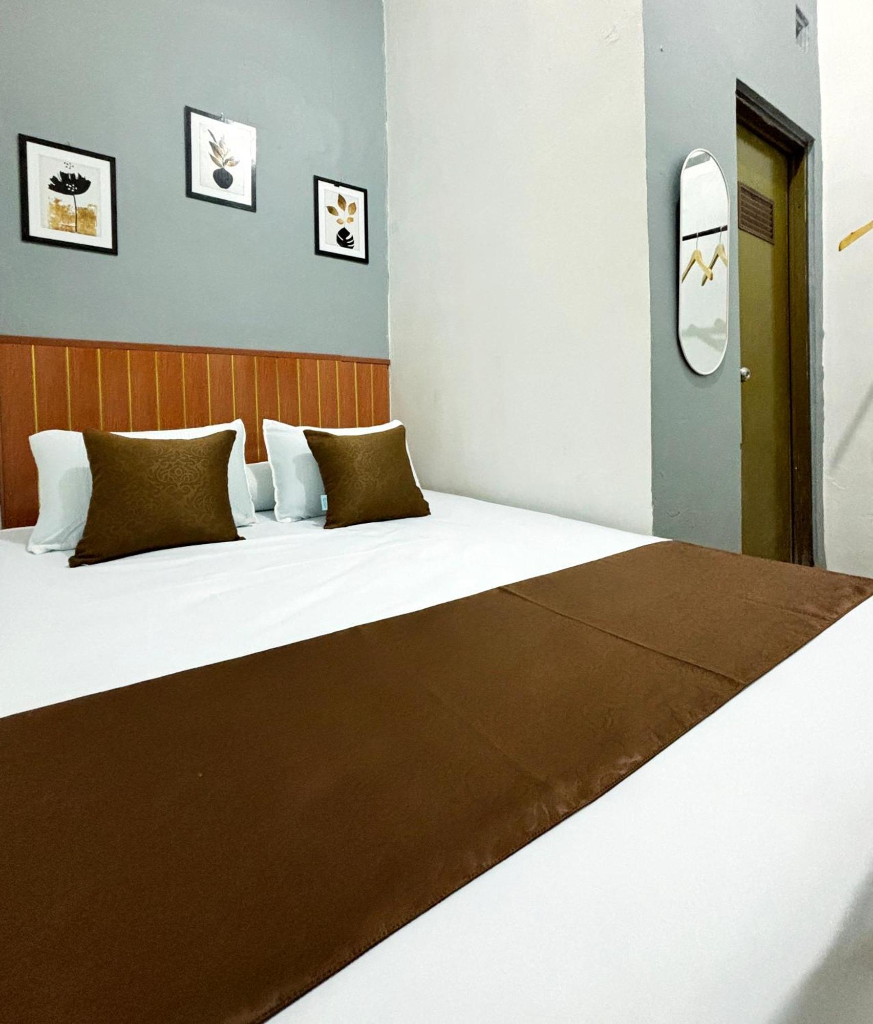 Jogja Day Inn Γιογκιακάρτα Εξωτερικό φωτογραφία