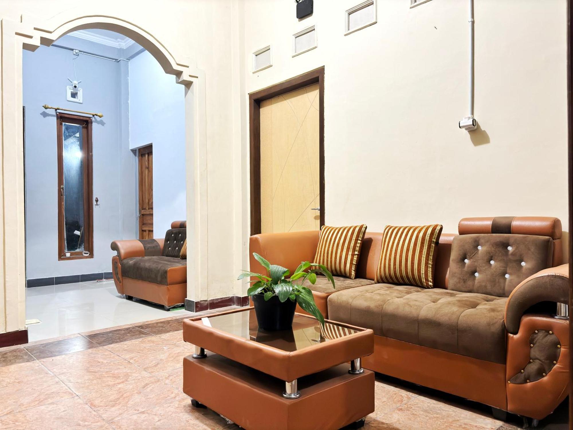 Jogja Day Inn Γιογκιακάρτα Εξωτερικό φωτογραφία