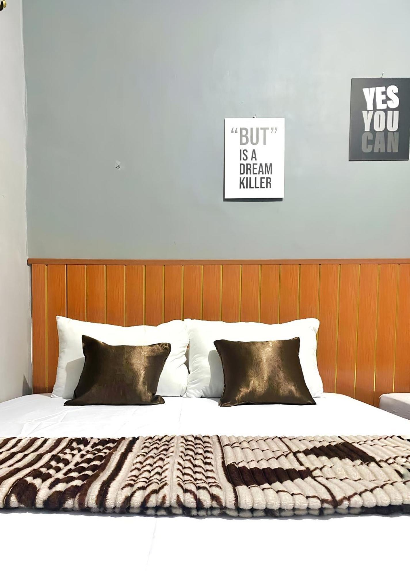 Jogja Day Inn Γιογκιακάρτα Εξωτερικό φωτογραφία
