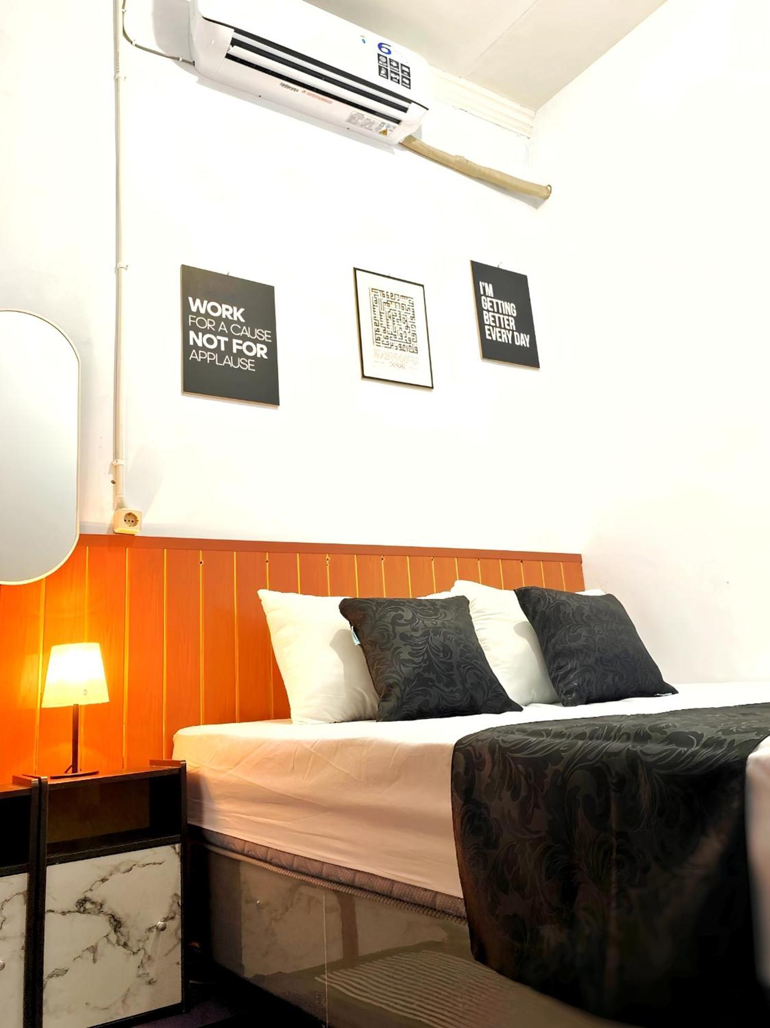 Jogja Day Inn Γιογκιακάρτα Εξωτερικό φωτογραφία